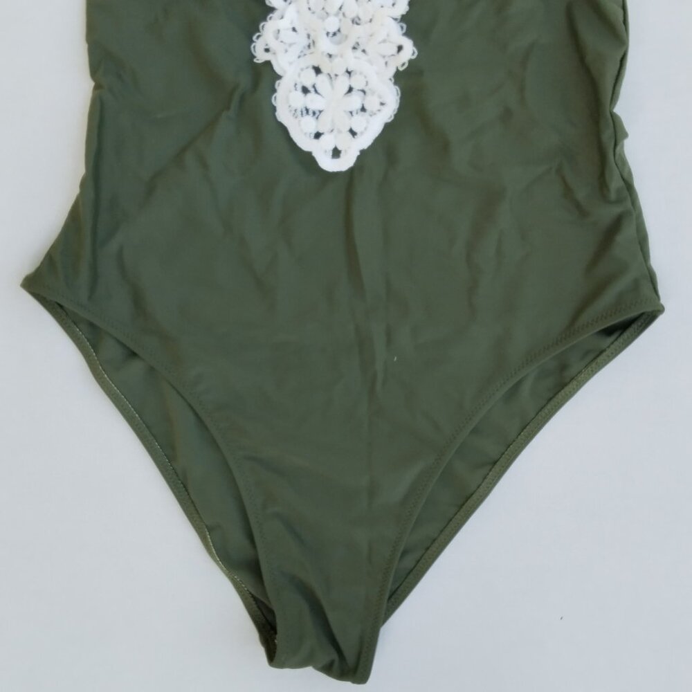 Monokini with lace halter - Picture 4 of 9